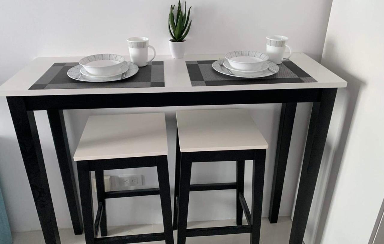 Grand Riviera Suites Comfy Condo Near Us Embassy Manila Bay Roxas Blvd Ermita מנילה מראה חיצוני תמונה